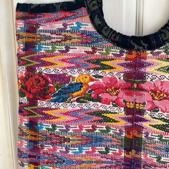Guatemala huipil tote handwoven floral - Picture 2 of 4